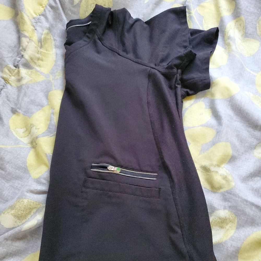 Uniform top
